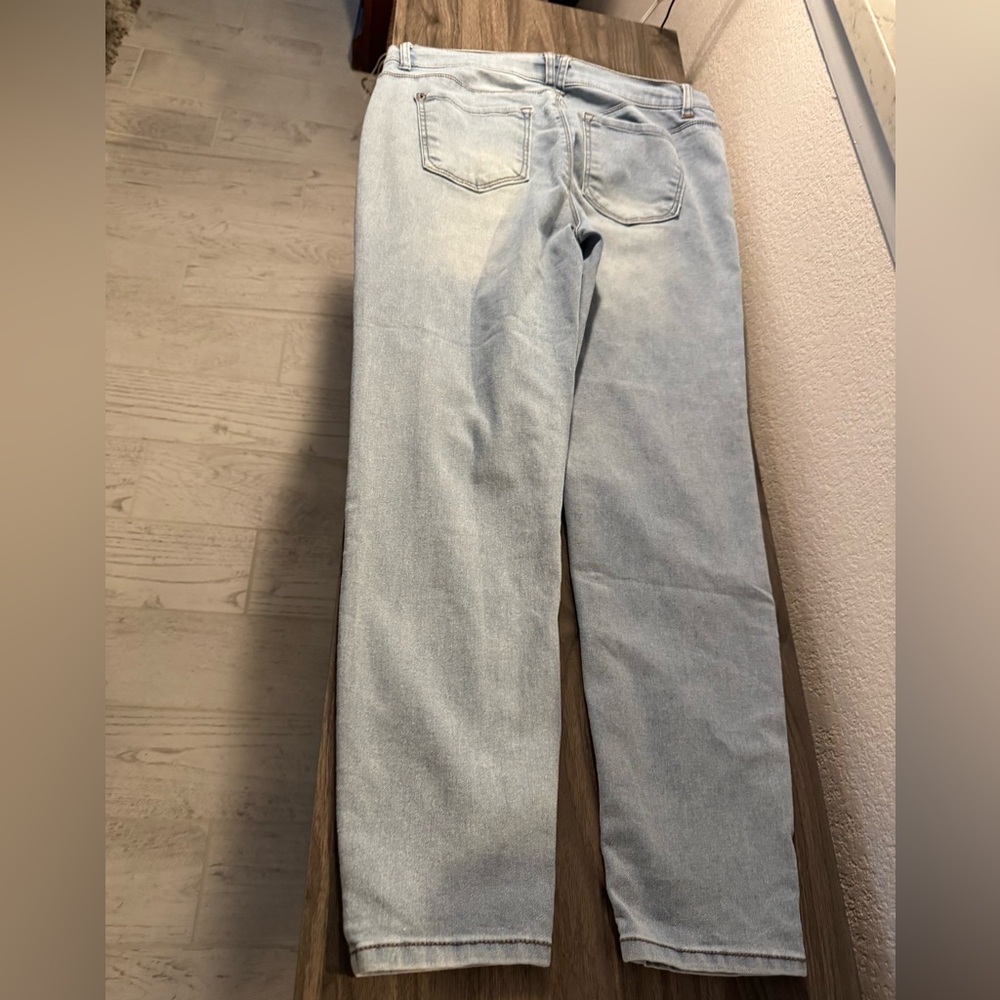 Light Wash Curve Appeal Women’s high-rise essential skinny jeans - size 12/31 - Picture 6 of 6